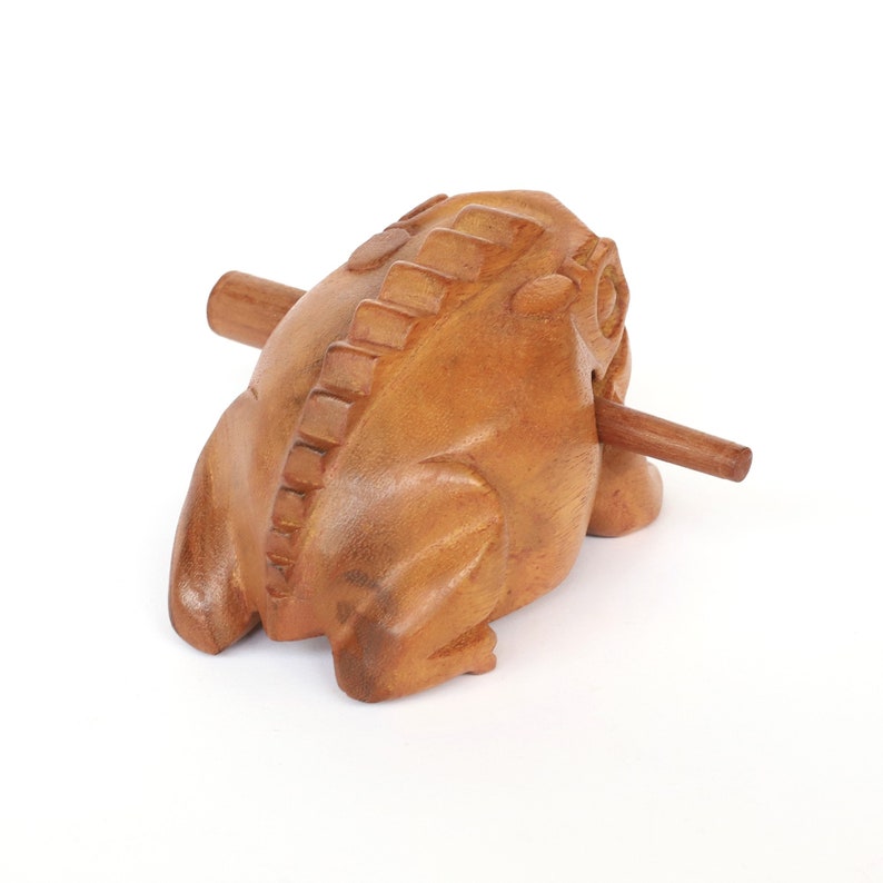 Sound frog made of 'Albesia' wood image 5