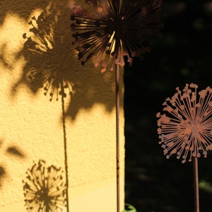 Gartenstecker 'Pusteblume' aus Eisen Bild 4