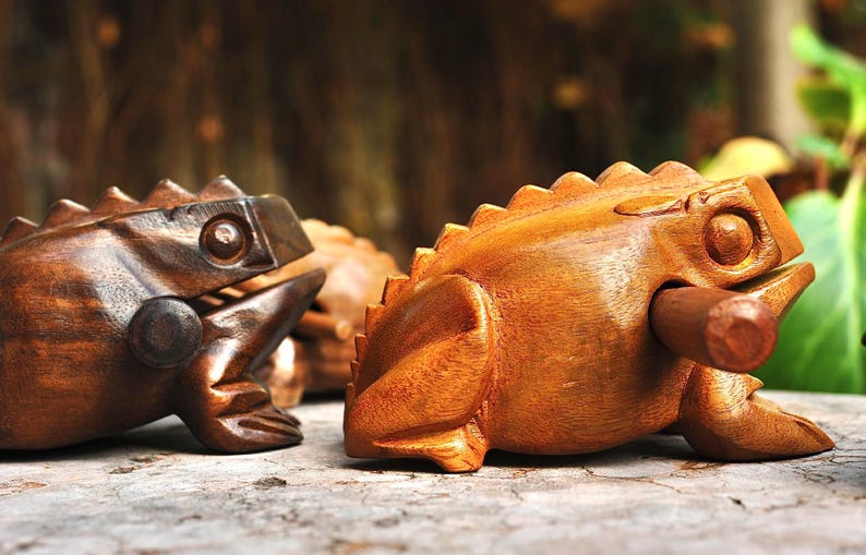 Sound frog made of 'Albesia' wood image 7