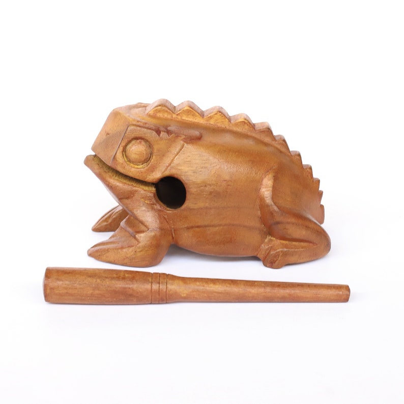 Sound frog made of 'Albesia' wood image 4