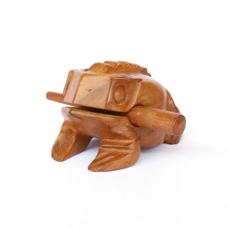 Sound frog made of 'Albesia' wood image 2