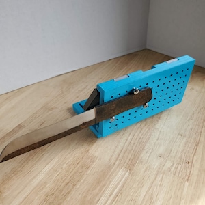 Dispositivo di smussatura per la forgiatura di lame e l&#39;affilatura di utensili Modelli 3D digitali