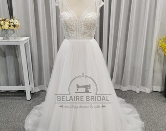 Short sleeves wedding dresses with V-neck and sexy back with beading lace A-line tulle W455