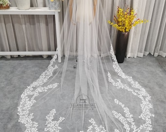 wedding veil with lace applique
