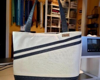 Upcycled Wool Tote Bag: Vintage Off-White, Gray Vinyl Bottom