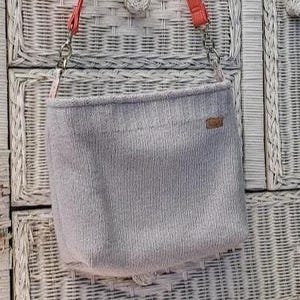 Sac à main en tricot feutré