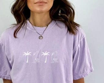 Surfboard Palmtrees Comfort Colors T-Shirt: Oversized Beach Tee