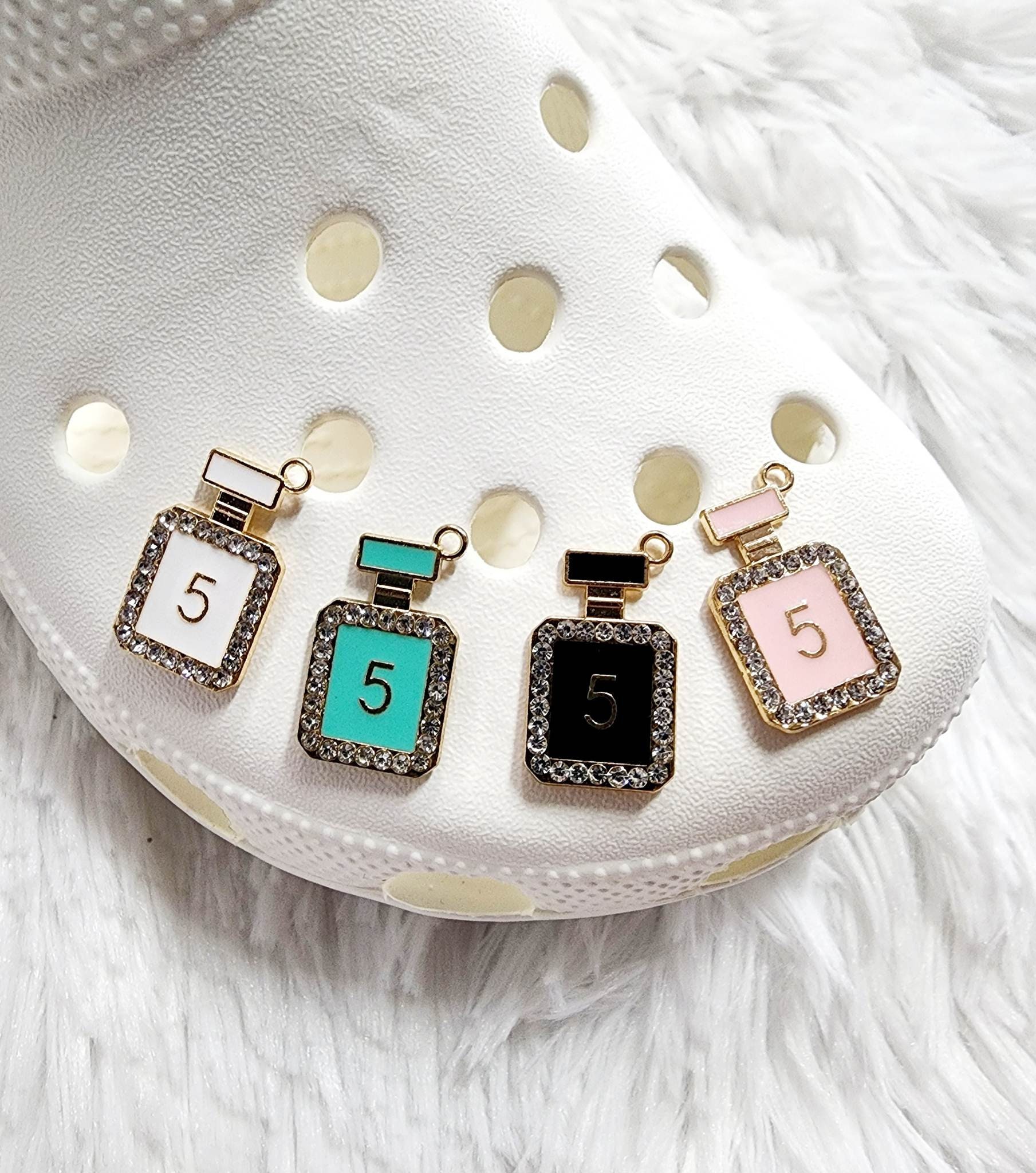 Shop For Cute Wholesale lv charms That Are Trendy And Stylish 