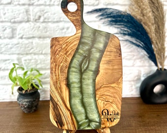 Gepersonaliseerde Snijplank, Aangepaste Charcuterie Board, Hars en Houten Kaasplank, Keuken Decor, Inwijdingsfeest Cadeau, Cadeau voor moeder,