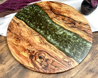 Personalized Charcuterie Board Olive Wood Epoxy Resin Customized Round Serving Tray Custom Serving Plate Housewarming , Wedding Gift For Mom