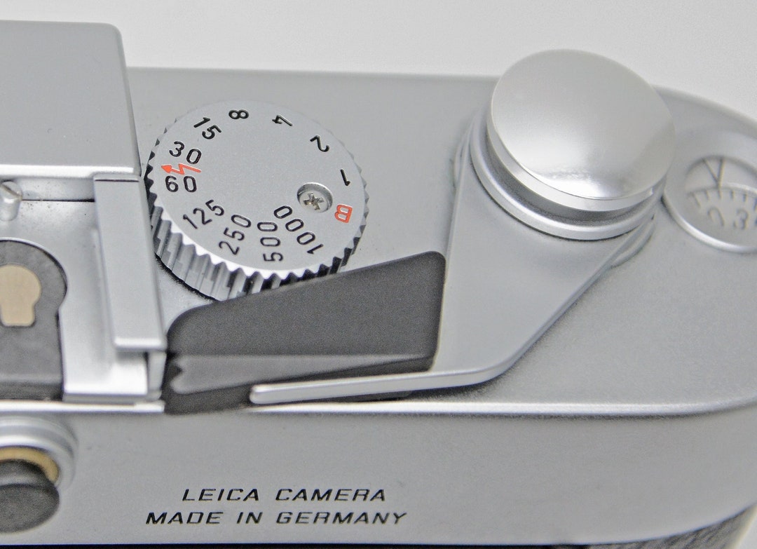 Leica ライカ ロゴ バッジ 黒 M6 M9 M10 M11 Q2 Q3等用 Leica ライカ ロゴ