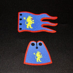 Flag and cape, flag cape, lion, compatible with Löwenburg, knight, figures, blue red yellow (B)
