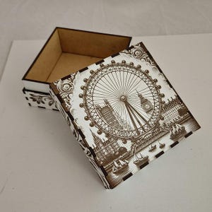 London Calling – Wooden Gift Box for Travel Lovers & Dreamers