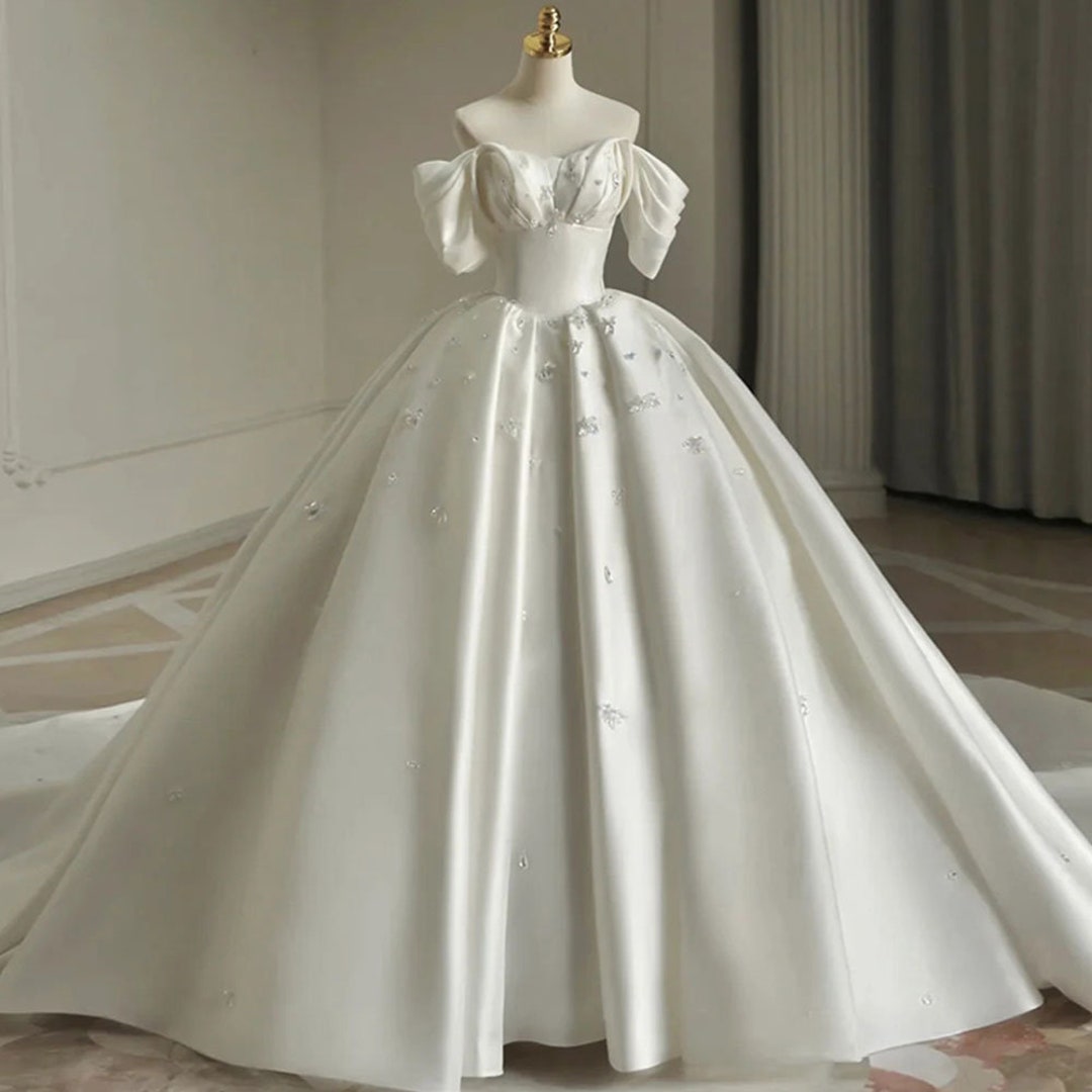 Satin Cathedral Train Princess Luxury Wedding Dresses off the Shoulder