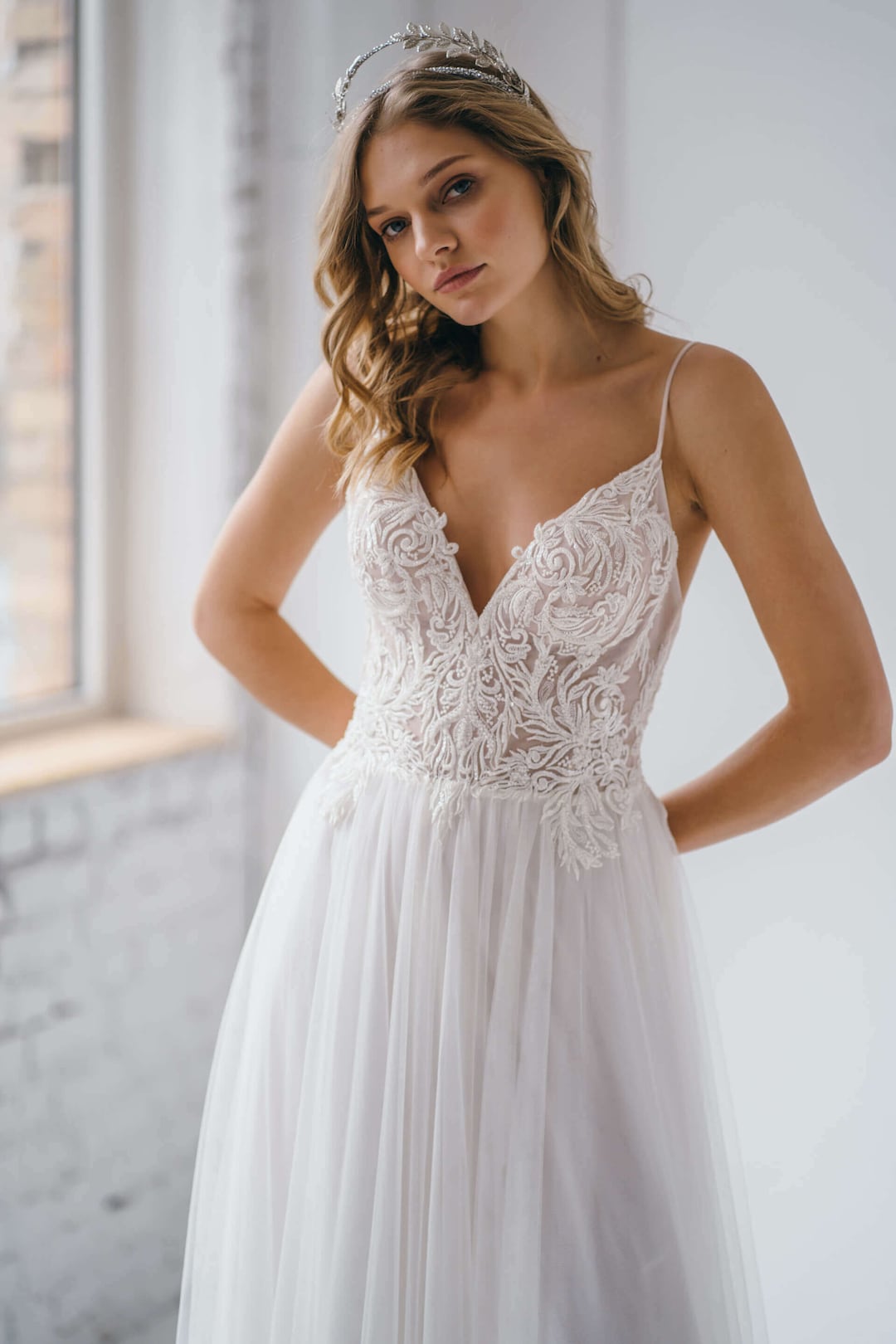 Tulle Boho Wedding Dresses Spaghetti Straps Backless Bridal Gowns Deep ...