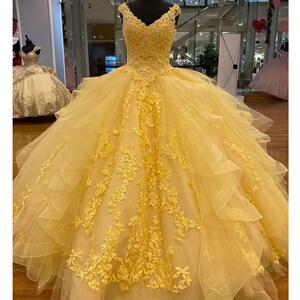 Yellow Quinceanera Dress Lace Appliques Crystals Ball Gown Prom Dresses Sweet 15 16 Birthday Dress Lace Up Back Wedding Dresses