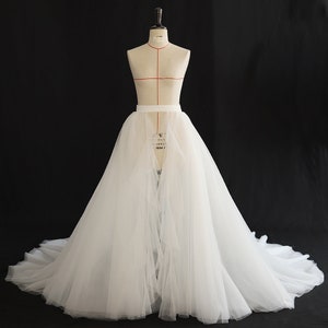 6 Layers Tulle Wedding Detachable Train Removable Skirt For Dresses Boho Bridal Overskirt (Front 45 inches, Back 70 inches)
