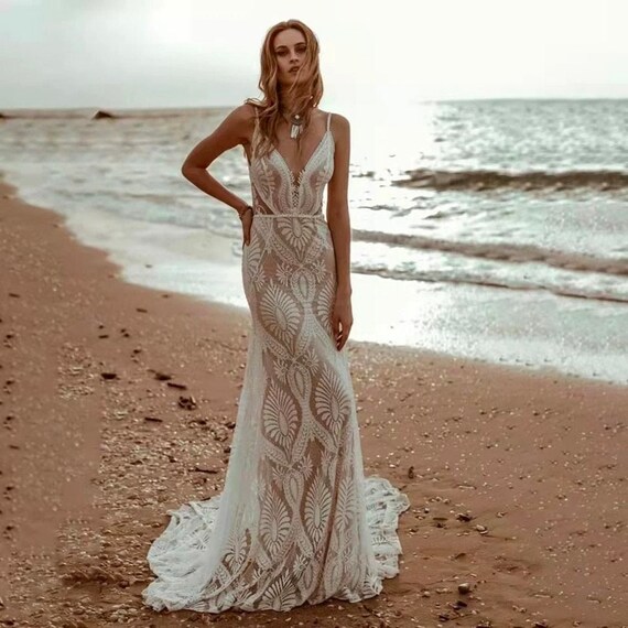 Boho Wedding Dresses Spaghetti Straps Mermaid Bridal Gowns Backless  Bohemian Wedding Dress Deep V-neck Champagne Lining Ivory Lace Dress 