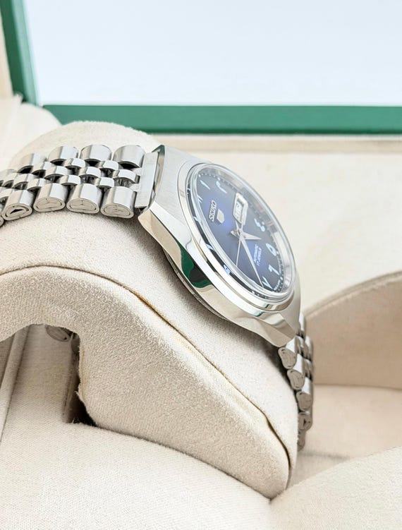 Classic Seiko 5 Arabic Men's wrist Automatic Move… - image 7