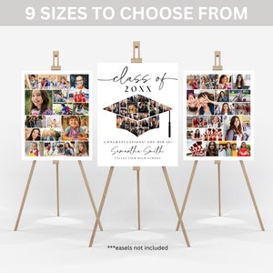 Könnte beinhalten: Drei Abschlussfoto-Collagen-Poster auf Staffeleien. Das mittlere Poster zeigt eine aus Fotos zusammengesetzte Abschluss-Kappe mit dem Text "class of 20XX" und "Congratulations! You did it! Samantha Smith" darunter. Die Poster befinden sich auf einem weißen Hintergrund.