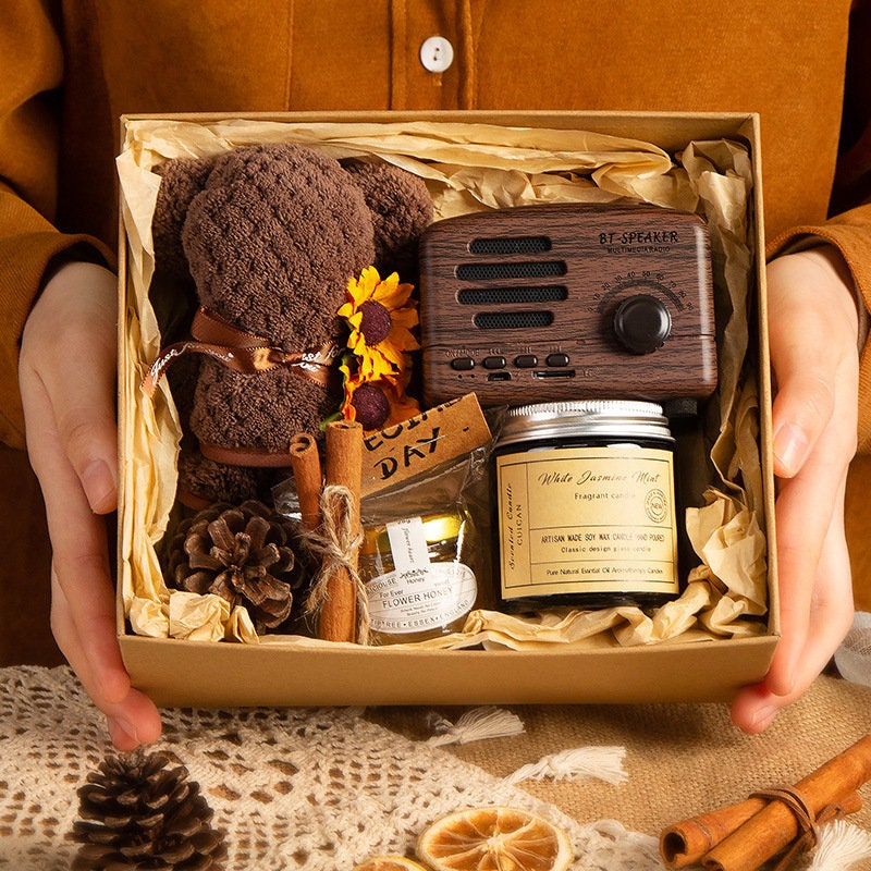 Retro Style Gift Box Bridesmaid Gift Box Towel Bath Set Etsy UK