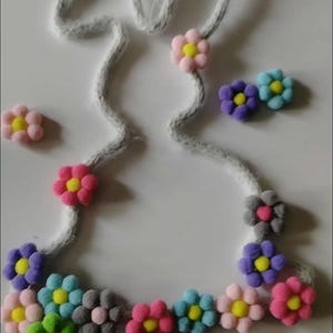 Candy Bunny da arredo per porta, da appendere cm 23, con lana morbida, Personalizzabile nel colore