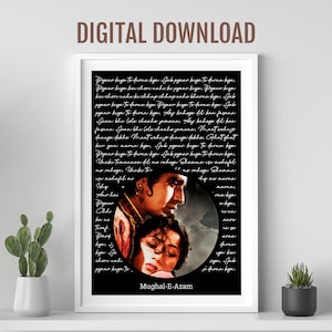 Könnte beinhalten: Ein schwarz-weißer, druckbarer digitaler Download eines Filmplakats für den Film Mughal-E-Azam. Das Plakat zeigt eine Nahaufnahme der beiden Hauptfiguren, einem Mann und einer Frau, vor einem schwarzen Hintergrund und weißem Text. Der Text enthält einen Hindi-Songtext aus dem Film: "Pyaar kiya to darna kya, Jab pyaar kiya to darna kya..."