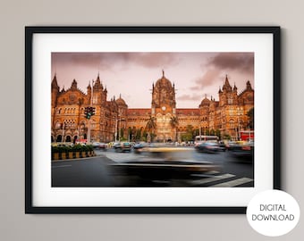 Ruch uliczny poza Victoria Terminus Mumbai, Indie Plakat, Mumbai City, Dworzec kolejowy, Podróże wydruki ścienne, Sztuka ścienna, Fotografia artystyczna