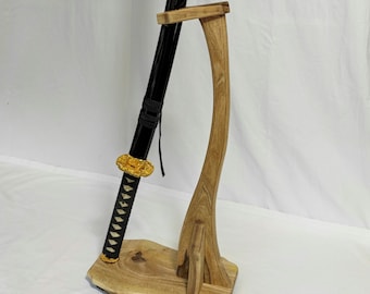 Supporto verticale per katana in noce fatto a mano: espositore per spade