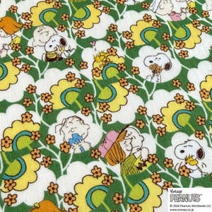 Liberty Japan x Peanuts Snoopy, Edizione Limitata, Tana Lawn, Friendship Blooms, Verde e giallo immagine 1