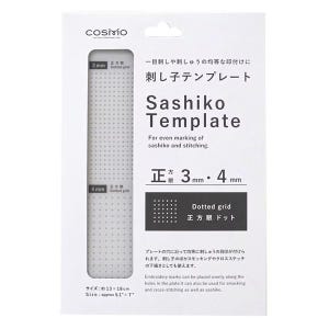 Könnte beinhalten: Weißes Sashiko-Schablonen mit einem gepunkteten Rastermuster zum gleichmäßigen Markieren von Sashiko und Nähten. Die Verpackung enthält Text auf Englisch und Japanisch, mit Abmessungen von ca. 13 x 18 cm.