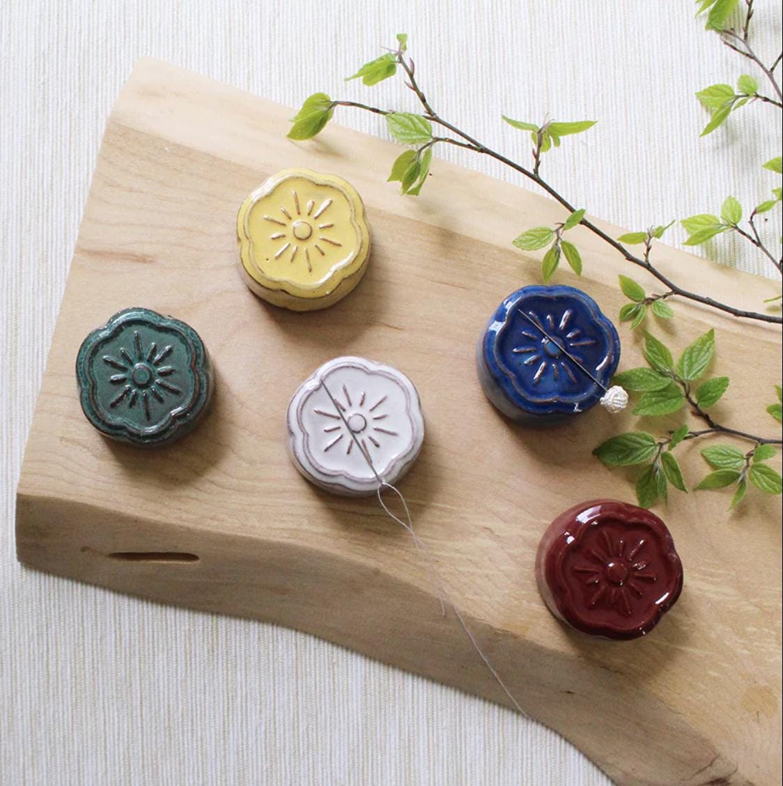 Cohana Japan Awaji Kawara Magnetic Needle Rest - Handcrafted Japanese Ceramic Sewing Tool with Needle Polisher