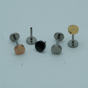 Flat Round Top Push In Flat Back Labret Stud Earring Circle Disc Implant Titanium Threadless Push In 16G 18G 20G 5mm 6mm 7mm 8mm 9mm 10mm