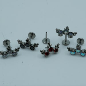 CZ Bezel Cluster Push In Flat Back Labret Stud Earring Implant Grade Titanium Threadless Top 14G 16G 18G 20G 5mm 6mm 7mm 8mm 9mm 10mm 12mm