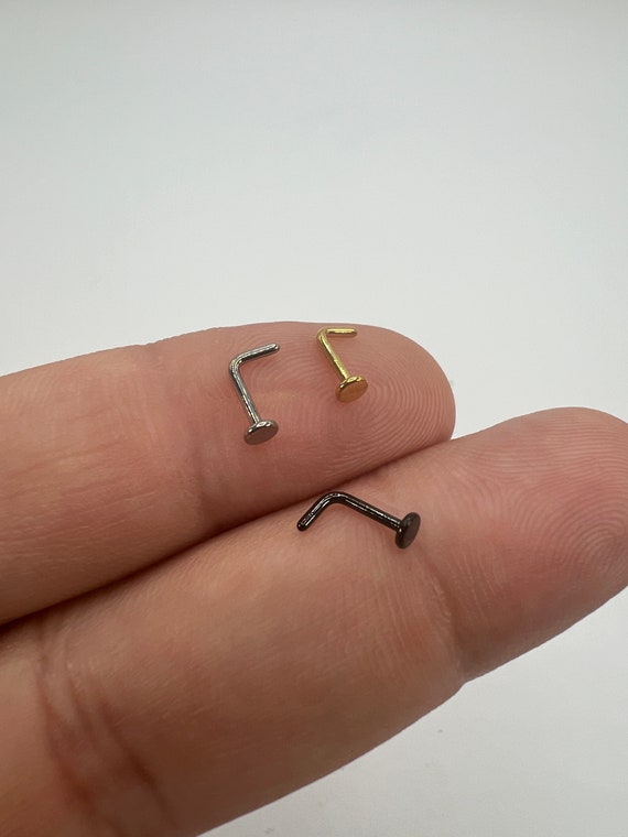 Implant Grade Titanium Small Flat Circle Disc L-Shaped Nose Ring Stud Implant Grade Titanium Small Flat Circle Disc L-Shaped Nose Ring Stud