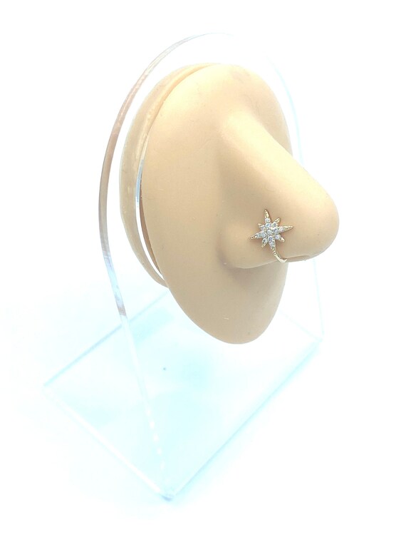Snowflake store nose ring