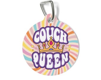Couch Queen - Retro hondenpenning, grappig hondenpenning, gepersonaliseerde huisdier-ID-tags, schattig huisdiertag