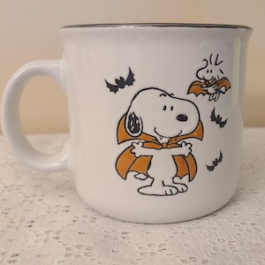 Large 20 oz Coffee Mug Halloween Vampire Snoopy and Woodstock. Trick or Treat.