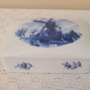 Vintage Delft Blue Holland Windmill Trinket Box Hand Painted Lid Ceramic