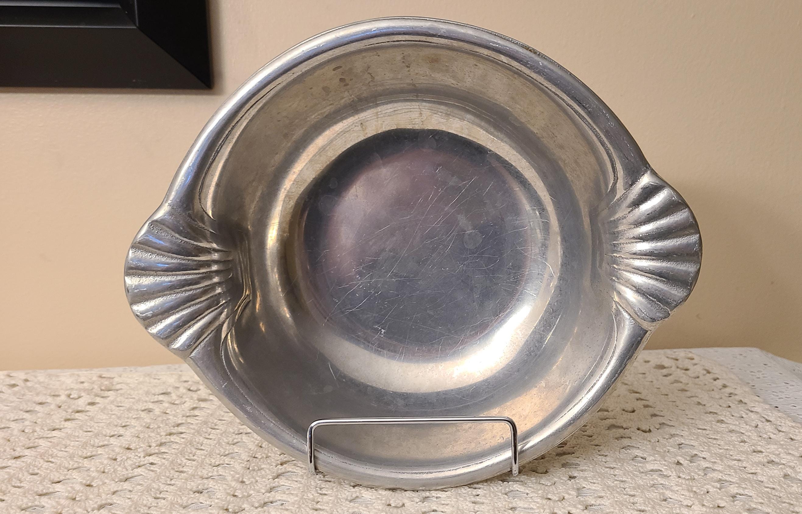 Wilton Columbia社製　花リム　金属皿　5枚セット　アメリカ製 Wilton Columbia社製 花リム 金属皿 5枚セット アメリカ製