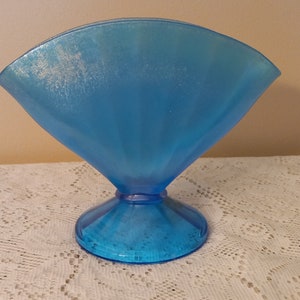 Fenton Blue Iridescent Stretch Fan Vase Carnival Glass Vintage 6 inches tall.