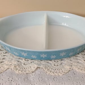 Vintage PYREX Turquoise Snowflake Divided 1.5 qt. Casserole Dish No. 22 NO LID