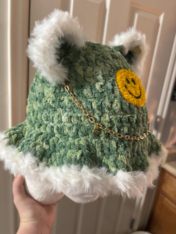 Crochet Chenille Bucket Hat With Fur Trim - Etsy display picture 3
