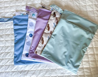 Large Wet Dry Bag for Reusable Cloth Diapers or Cloth Pads – Waterproof, Leak Resistant, Odor Locking – for Baby Clothes – by Seedling