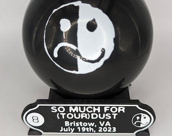 Fall Out Boy So Much For Stardust Magic 8-ballstandaard met aanpasbare plaquette (8 ballen NIET inbegrepen) Tourdust of 2ourdust