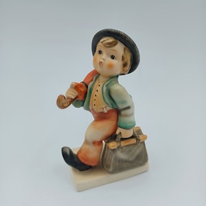 Goebel Hummel &quot;Merry Wanderer&quot;-beeldje