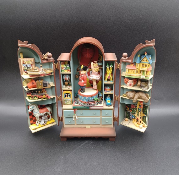 Animated music box discount