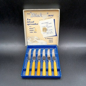 Set di coltelli DINKEE in bachelite degli anni '50 di Glo-Hill Canada