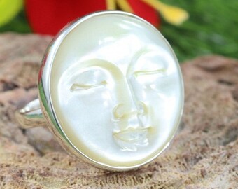 Top! Beautiful Mother of Pearl Moon Face Silver Ring Smile Moon Face Ring Goddess Jewelry Silver Gemstone Ring Engagement Gift Rings for Her