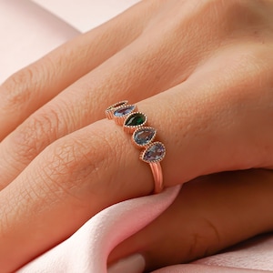 Custom family rings canada top